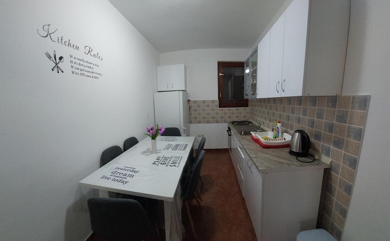 Apartman Vukoja Pakostane Apartment Exterior photo