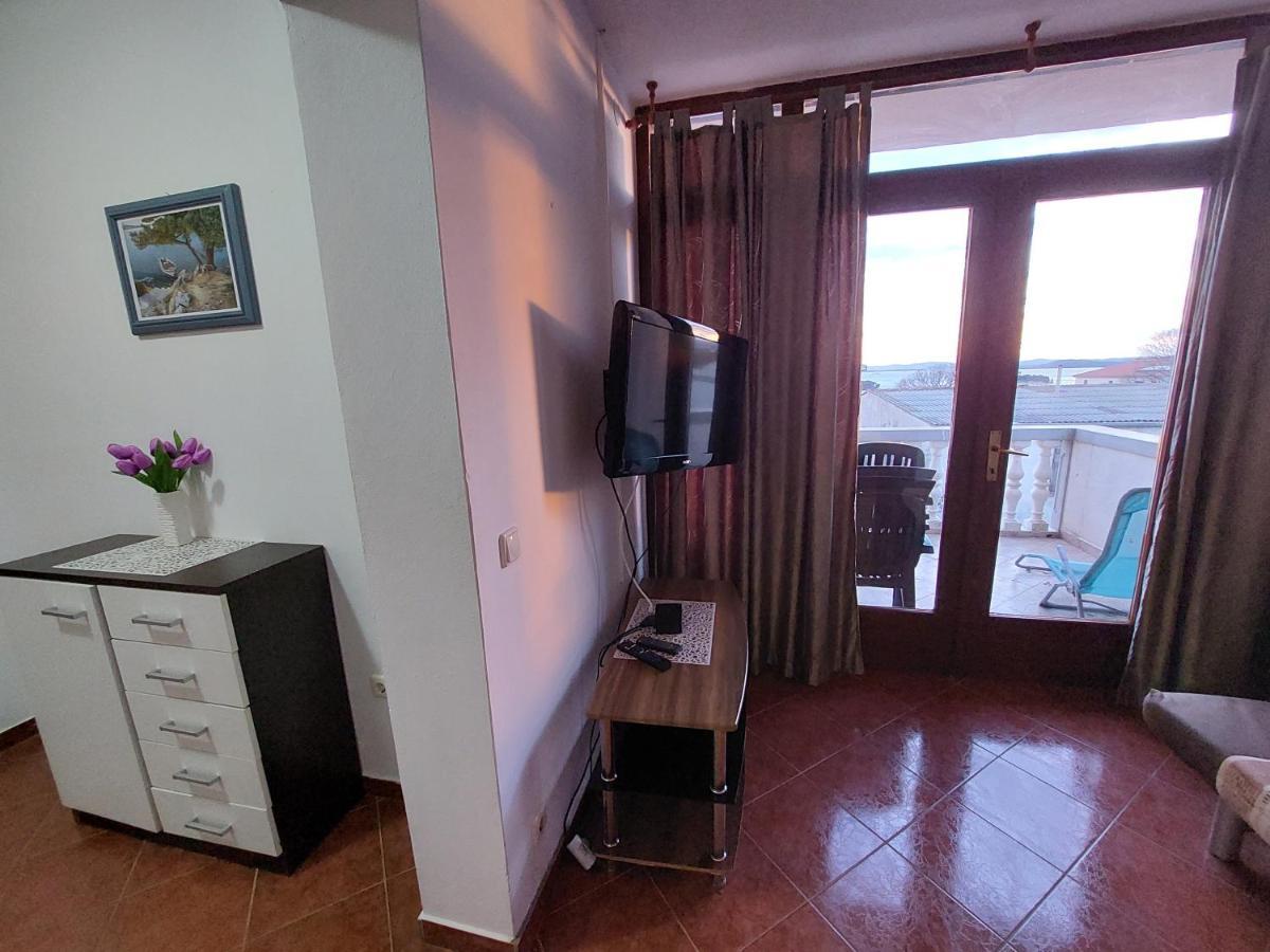 Apartman Vukoja Pakostane Apartment Exterior photo